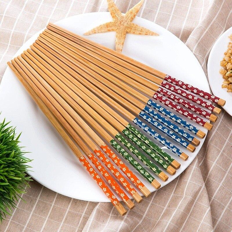 Palillos de madera clásicos chinos reutilizables, palillos de bambú Natural hechos a mano tradicionales, utensilios de cocina para Sushi, 2 pares: Random color 2 Pairs