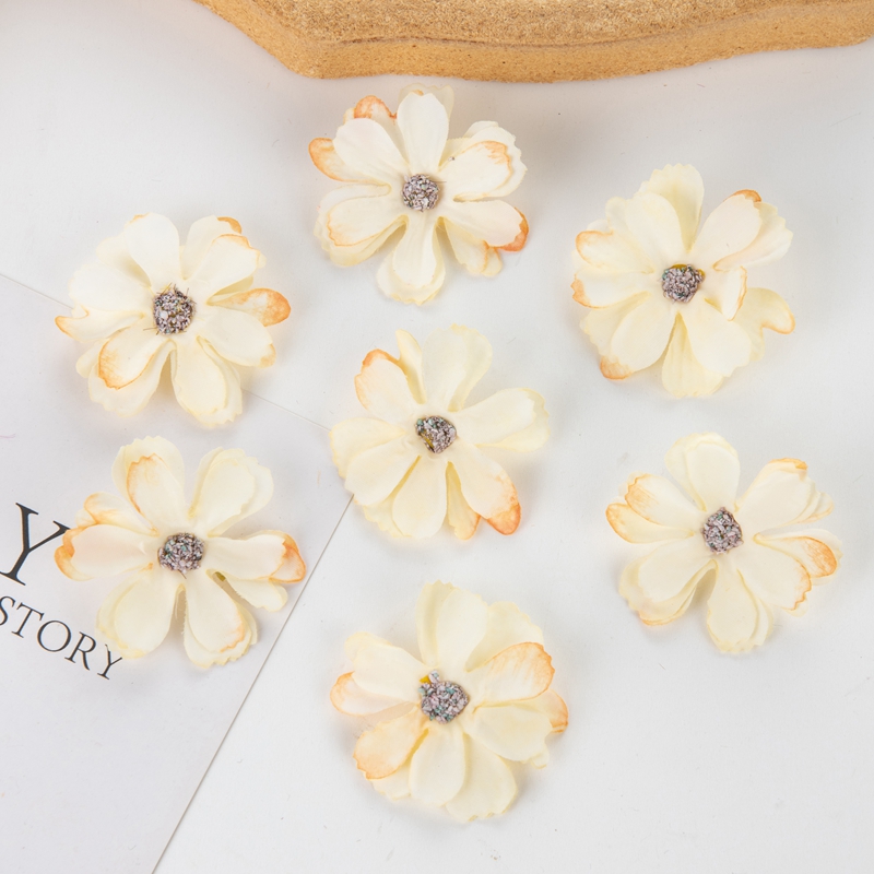 50 stuks kunstbloemen goedkope diy slinger snoepdoos scrapbooking kerstversiering voor thuis bruiloft boeket zijde anjer: Bruin