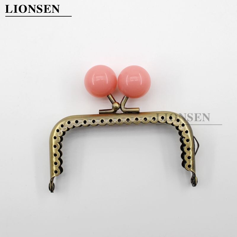 LIONSEN 8.5cm duże koraliki antyczny brąz kwadratowy metalowy uchwyt do torebki do torby sprzęgła akcesoria torebkowe dokonywanie pocałunek blokada zapięcia: Flesh pink