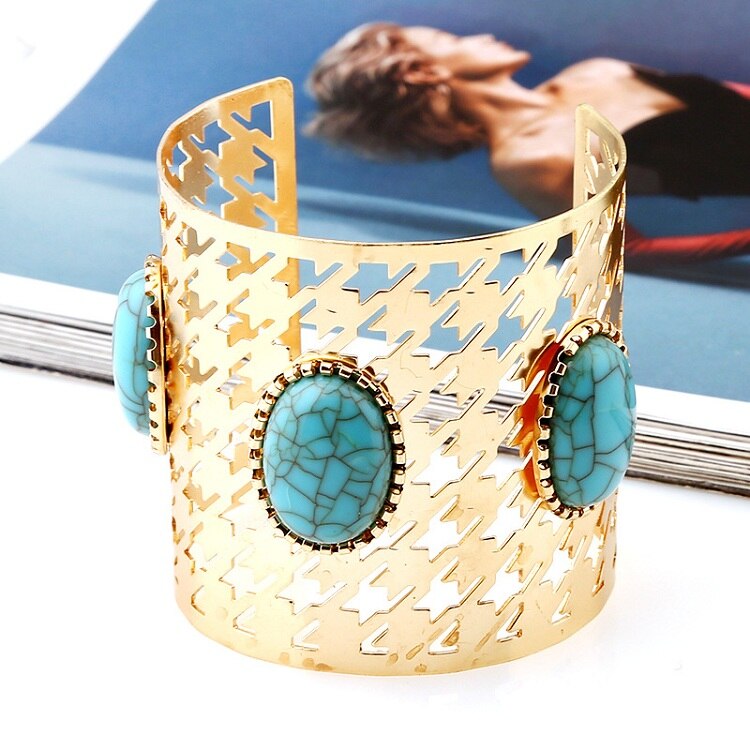 Lzhlq 2020 nova mulher de metal banhado a largura bangle maxi abertura redonda azul pedra jóias pulseira na moda geométrica oco manguito bangle: Gold blue