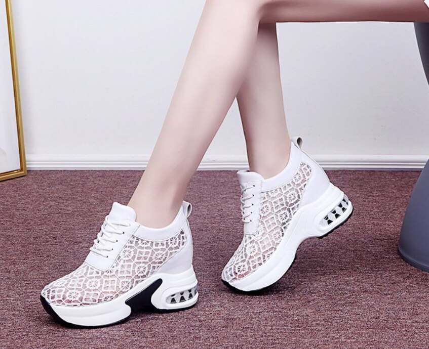 Sommar kvinnor skor kvinna andas mesh sneakers plattor spets loafers tjocka klackar plattform kilar fritidssko