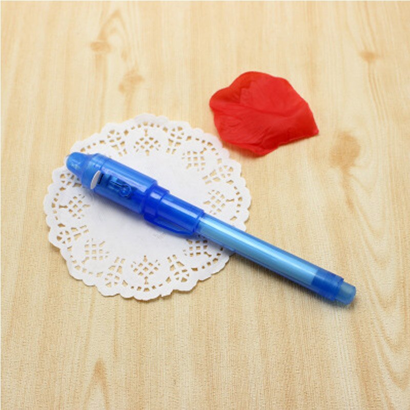 Usynlig blækpen med uv lys nyhed tegning pædagogisk legetøj til børn magiske penne lysende legetøj børnefest: Typea blå