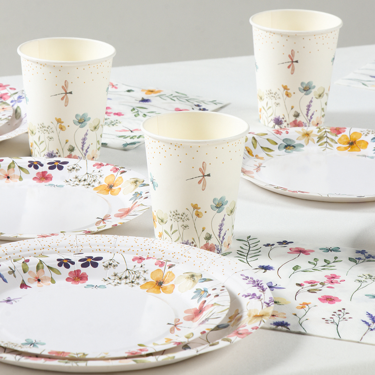 Vilde blomster bordservice fødselsdagsfestdekoration vilde blomster engangstallerkener kopper pigegaver bryllup babyshower festartikler