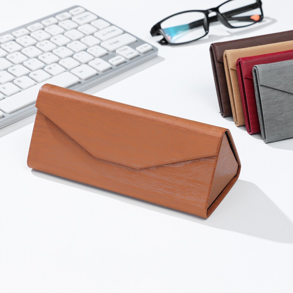 Boîte à lunettes pliante en forme de Triangle à aimant puissant, étui à lunettes étanche en PU, Grain de bois, boîte à lunettes de protection Portable 1 pièce