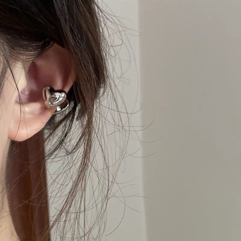 2022 neue Koreanische Silber Farbe Liebe Herz Clip auf Ohrringe für Frauen Einfache Kein durchbohren Ohr Manschette Hochzeit Ästhetischen Schmuck 1 PC