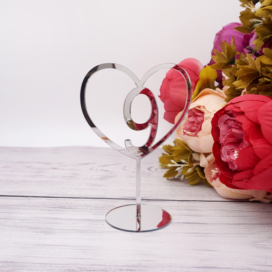 Numéros de Table miroir acrylique en forme de cœur, 15cm de hauteur, avec support, Base, fournitures pour décoration d'hôtel, fête de mariage, événement