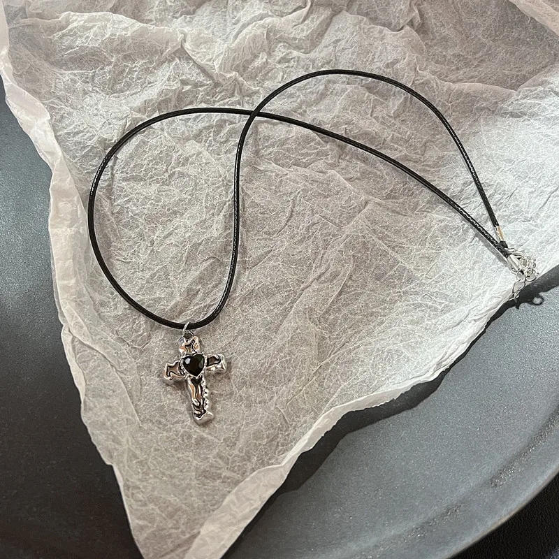 Collar de corazón de amor Y2k para mujer, Hip Hop, corazones rojos, colgantes rosas, collares, cadena de cuerda, Rave para niñas, joyería gótica: Chapado en zinc blanco y azul