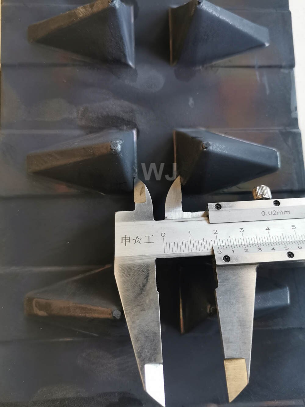 Snow Blower Caterpillar Robot Tracks Snow Sweeper Rubber Tracks 136x60x21mm