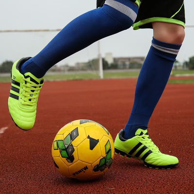 Professionelle Fußballschuhe für Kinder, Erwachsene, Grastraining, Sportschuhe, leichte, rutschfeste Nagelschuhe für Fußballfelder