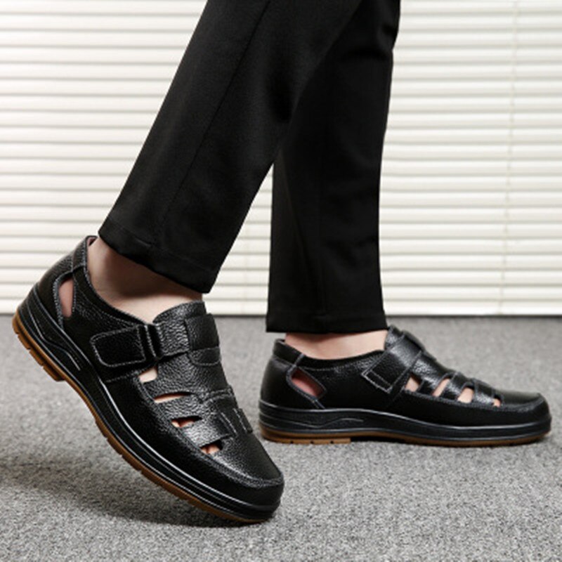 Verano huecos zapatos con agujeros respirables de tendón de carne de vaca fondo antideslizante sandalias medio-edad y ancianos papá Zapatos Baotou sandalias de cuero