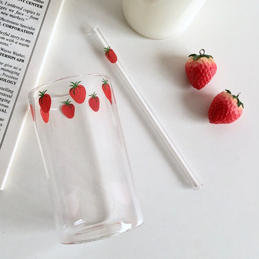 300ml 10oz High Borosilicate Nana Transparent Water Cup Cute Strawberry Water Milk Drinking Glasses Cup with Straw Girl