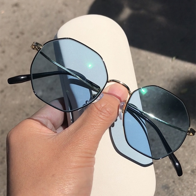 1.56 (0.00 ~ 6.00) meekleurende Grijs/Roze/Thee/Paars/Blauw Hars Asferische Glazen Lenzen, Recept Bijziendheid Optische Lens L301