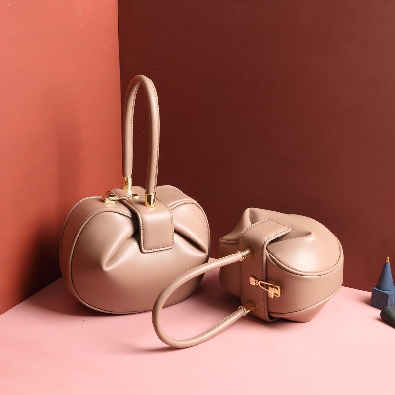 Bag girl leather bag European and American retro niche wonton hand dumpling wonton bag: apricot small