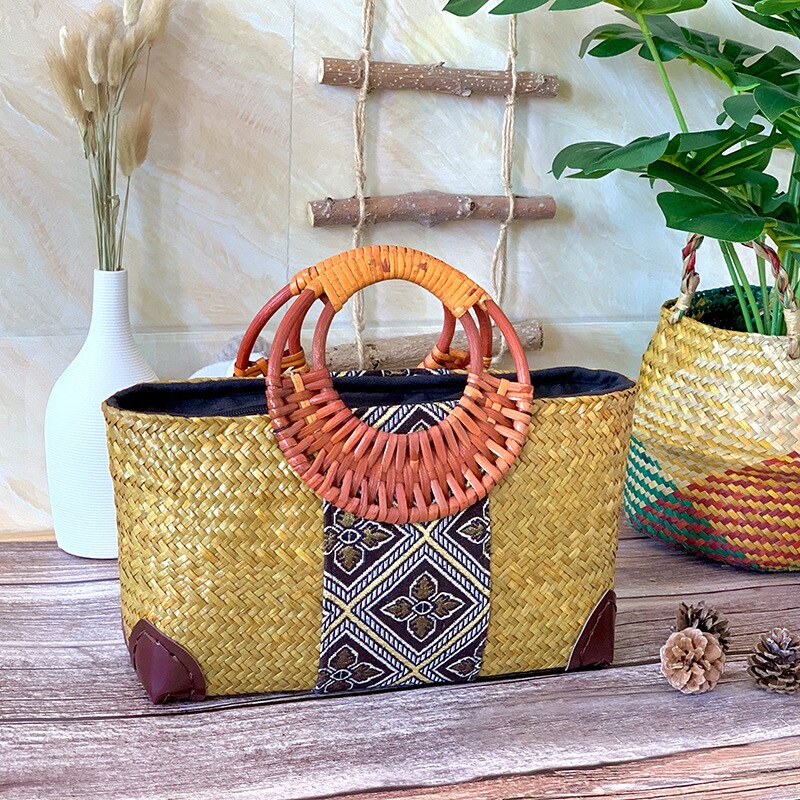 Borsa in paglia fatta a mano borsa in rattan stile etnico retrò borsa in tessuto intrecciato da donna di mezza età in bambù