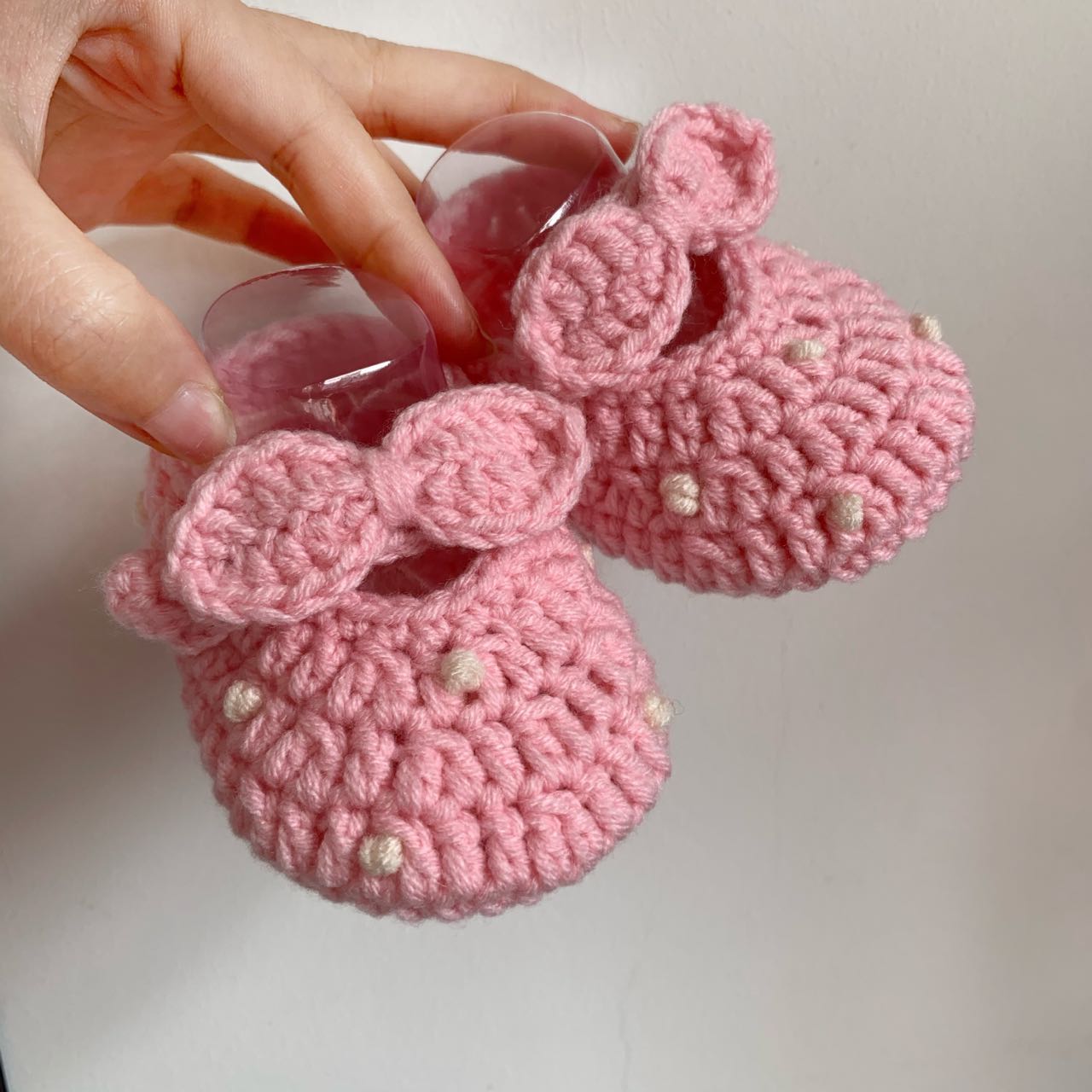 Original tissé à la main bébé chaussures mignon vin rouge à pois laine bébé chaussures 100 jours Banquet 0-6 mois fond souple