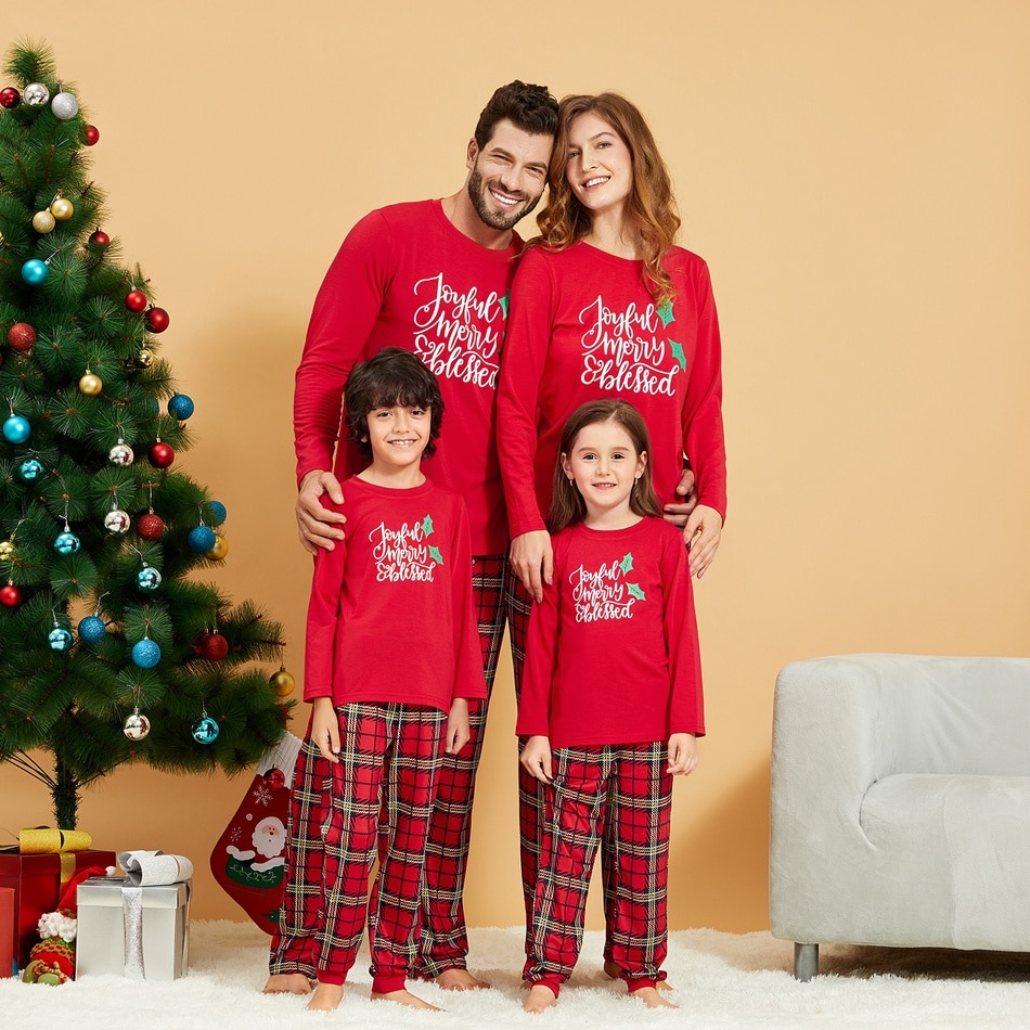 Patpat vinter familie look rød fest pyjamas sæt brev positionering print matchende pyjamas familie sæt