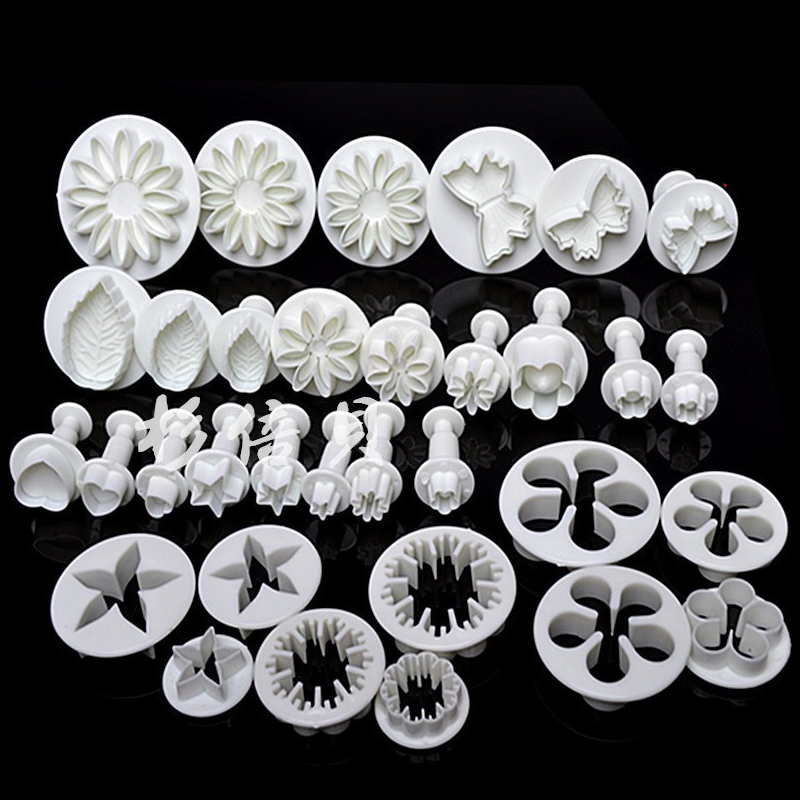 Multifunctionele 33 -delige suikertaartdecoratieset keukenbloemenset plunger uitstekers fondant taart koekjesgereedschap cakevorm bakken