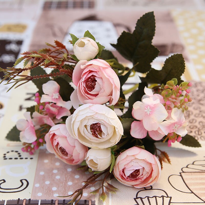 1 flok kunstige blomster billige små te roser til boligindretning bryllup dekorative blomster silke rose buket 28cm: Lyserød