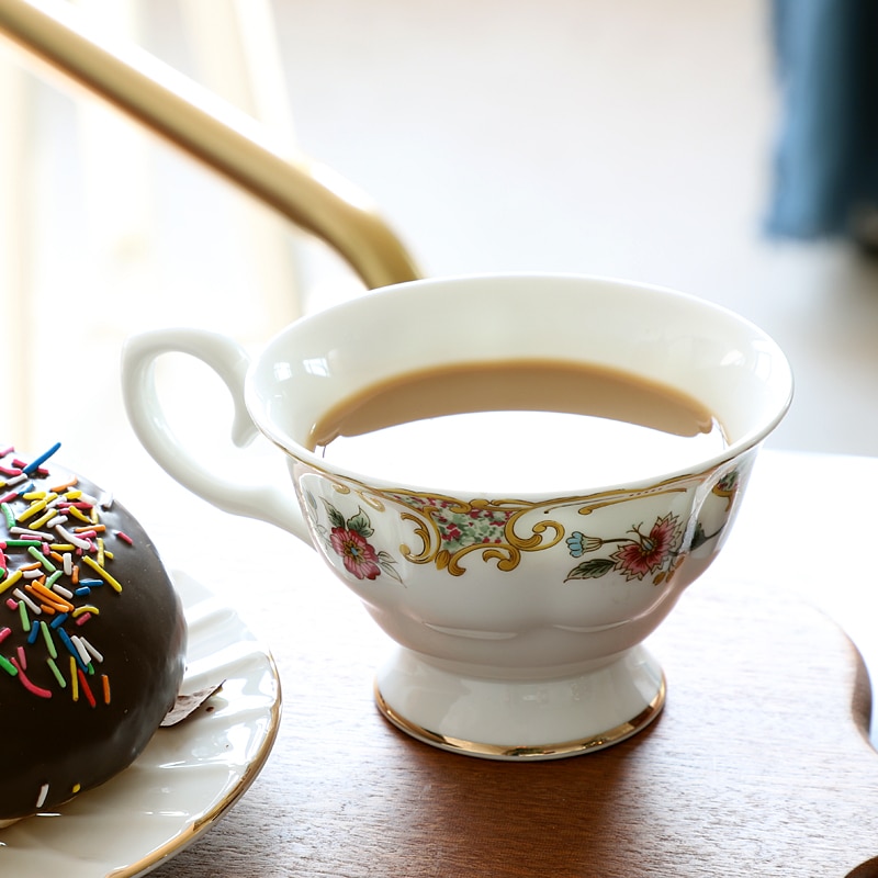 British Classic Simple Bone China Coffee Cup and Saucer Set Household Ceramic Afternoon Tea Flower Tea Cup Porcelain Coffee Cups