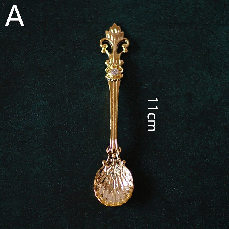 Retro Coffee Spoon Sugar Tea Dessert Cake Spoons Carved Ice Cream Teaspoon Alloy Teaspoon Cutlery Accessories Kitchen Tool: A