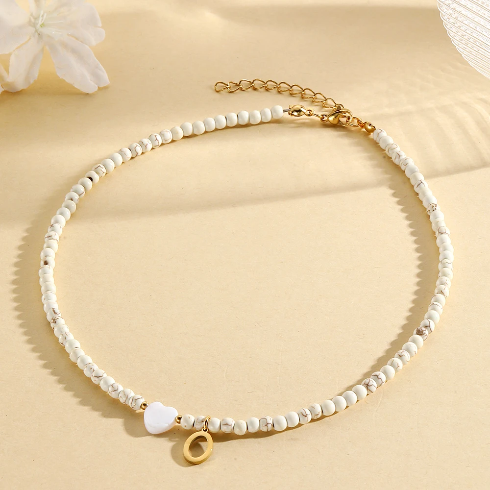 Gargantilla bohemia con cuello, collares con iniciales, cuentas colgantes con letras de concha en forma de corazón, collar de acero inoxidable para mujer, tendencia 2024: COLOR ORO ROSADO