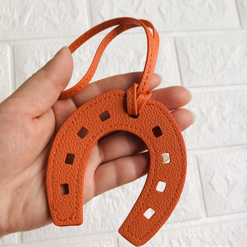 1 stk pu læder hestehov hestesko nøglering håndtaske nøgleringe nøglering holder charm taske pung tilbehør til kvinder og piger