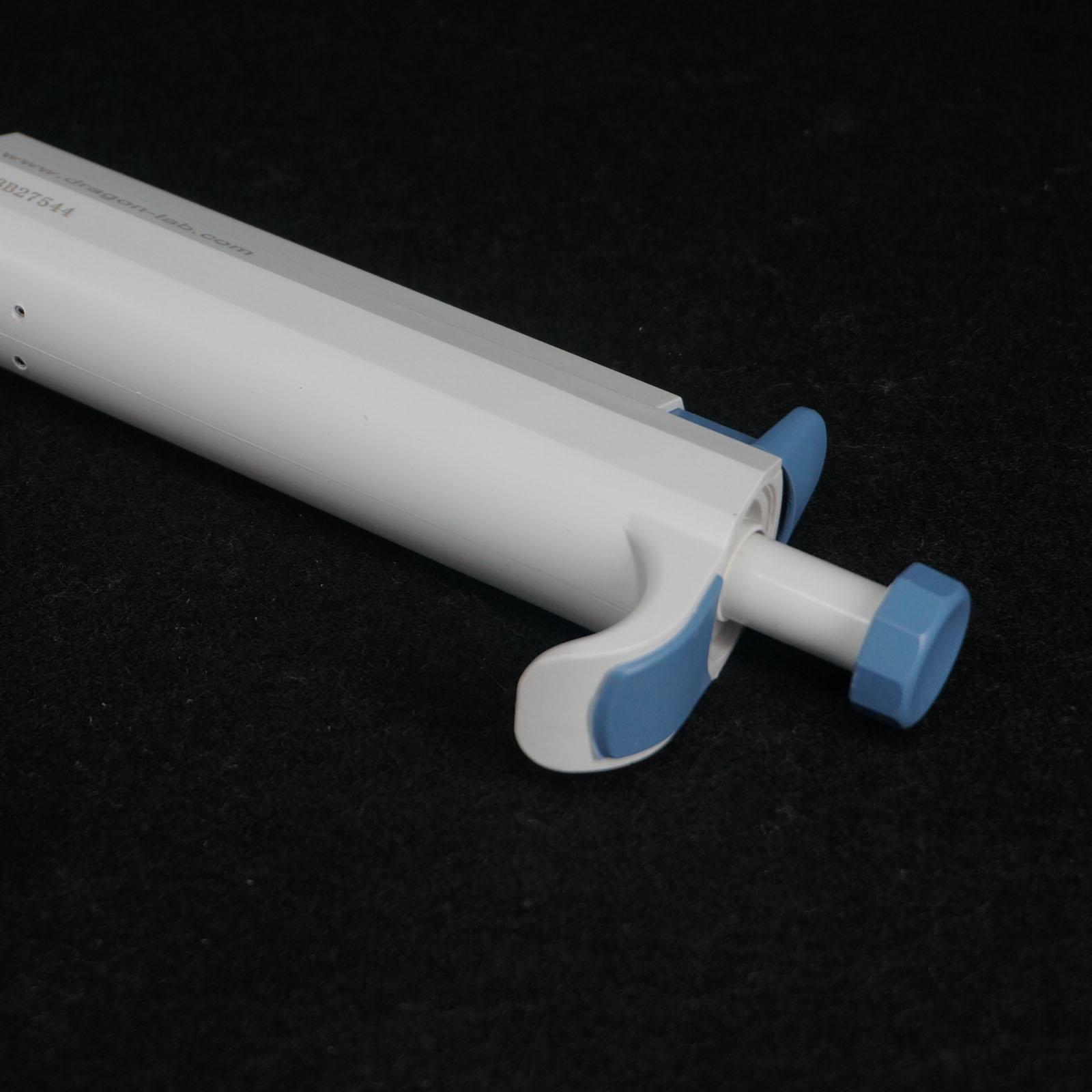 1000-5000ul Adjustable Pipette Lab Corrosion Resistant Removable Nozzle Digital