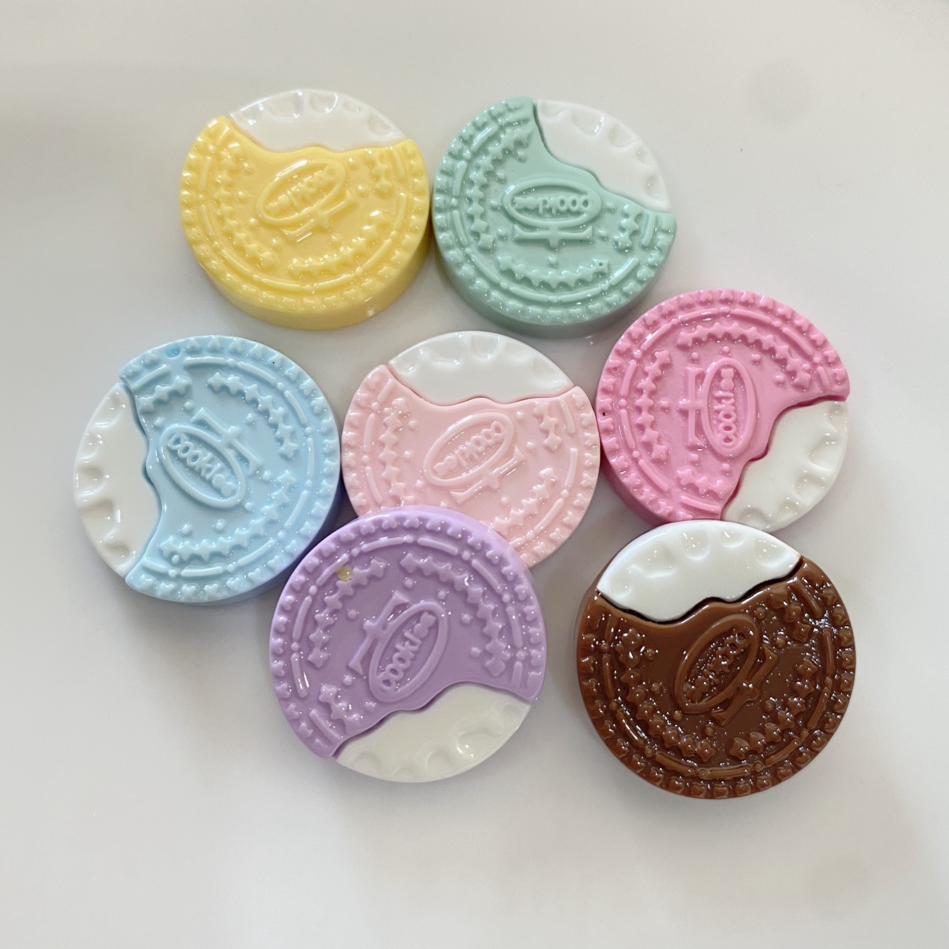 20Pcs Simulation Biscuit Flat Back Resin Cabochons Miniature Cute Food Scrapbooking DIY Jewelry Craft Decoration Accessories: mixed