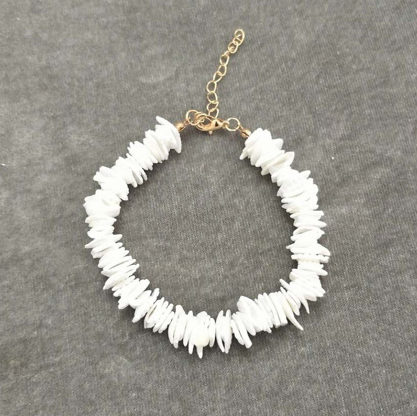 Rainbery White Shell Nugget Irregular Gravel Chips Beads High Grade Women Weddings Oarty Chian Necklace: bracelet / gold