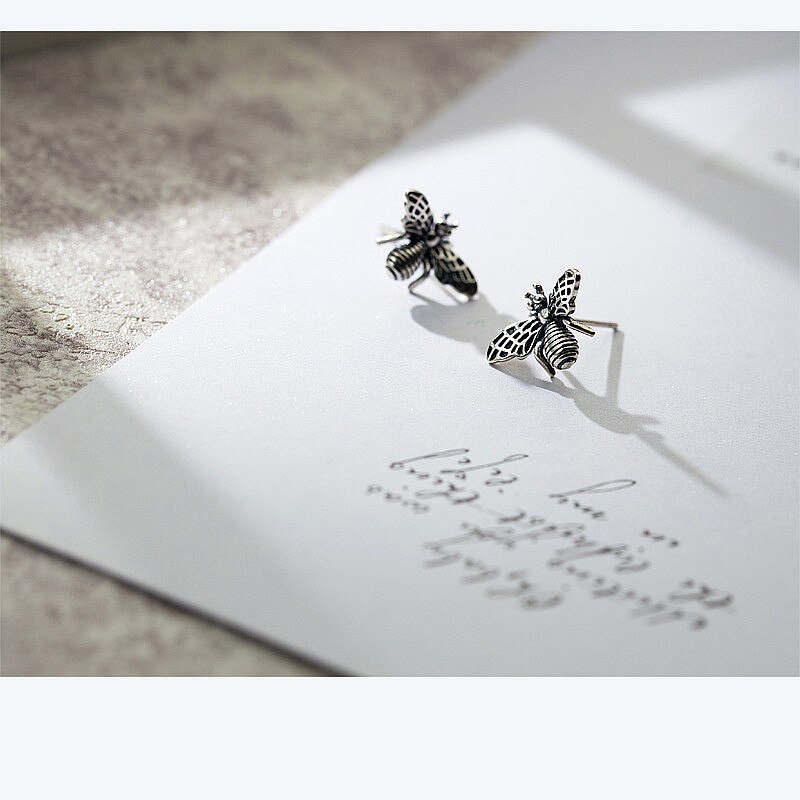 INZATT orecchini a bottone a forma di ape in argento Sterling tailandese Vintage 925 per la festa di compleanno delle donne prevenire l'allergia regalo di gioielleria raffinata