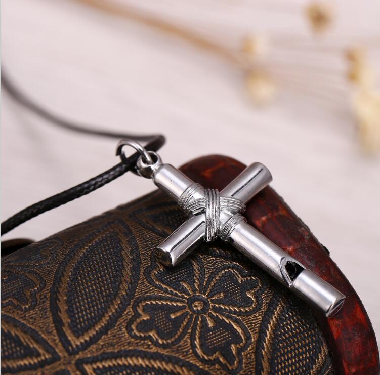 10Pcs Mannen Vrouwen Fluitje Titanium Stalen Kruis Hanger Ketting Met Lederen Touw Mode-sieraden Ketting
