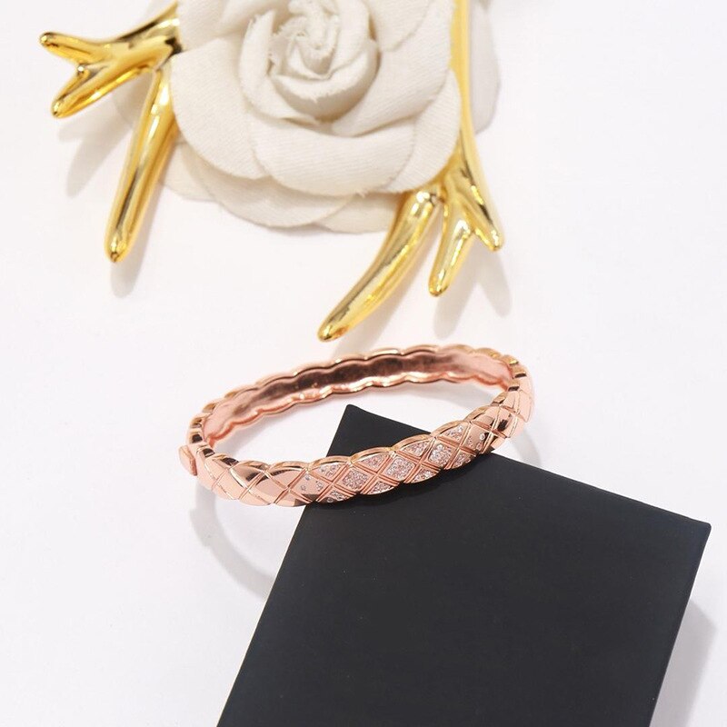 Branded bracelet jewelry independent style Exquisite simple retro diamond pattern personality style