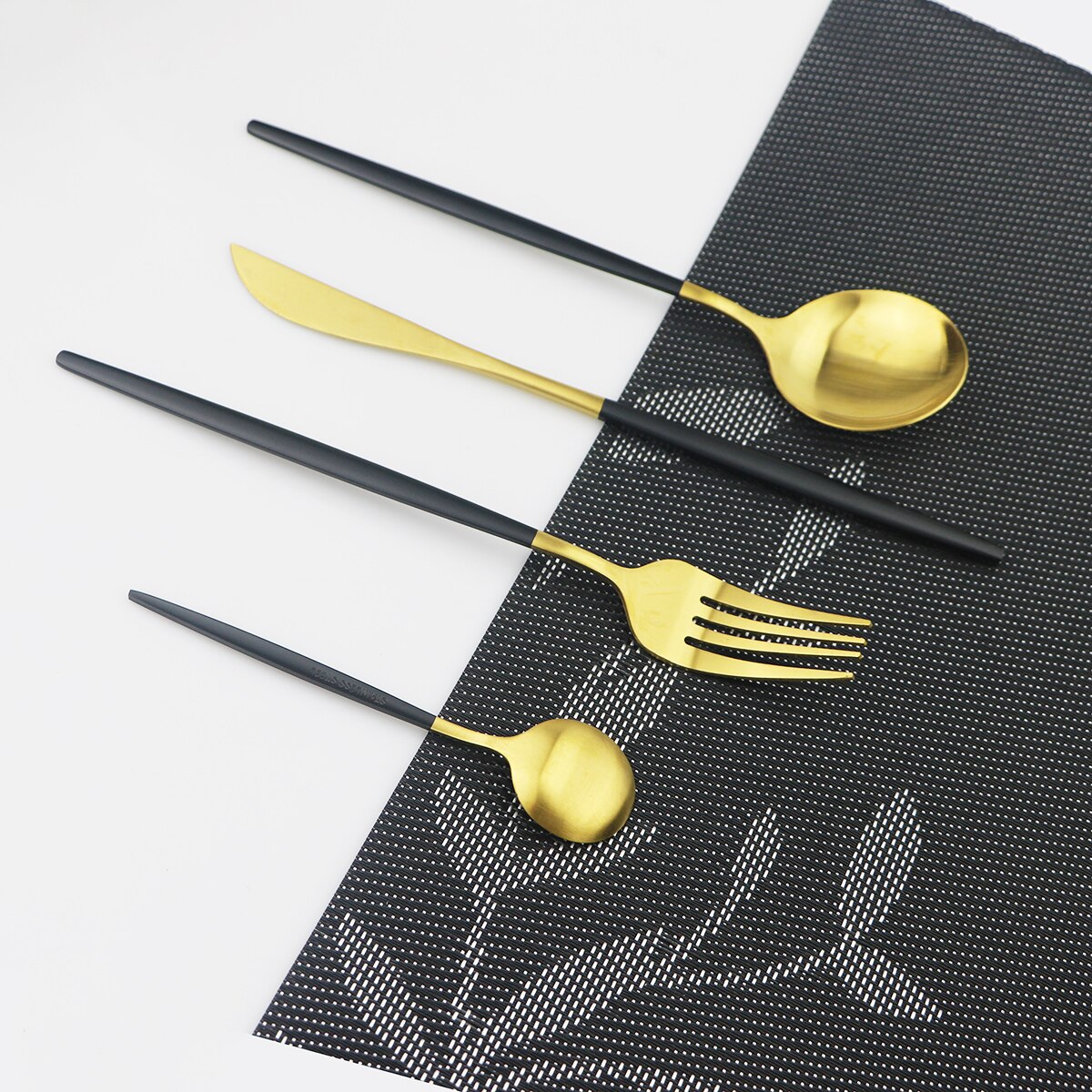 Western 40Pcs Black Matte Cutlery Set 304 Stainless Steel Dinnerware Set Knife Fork Spoon Flatware Kitchen Silverware