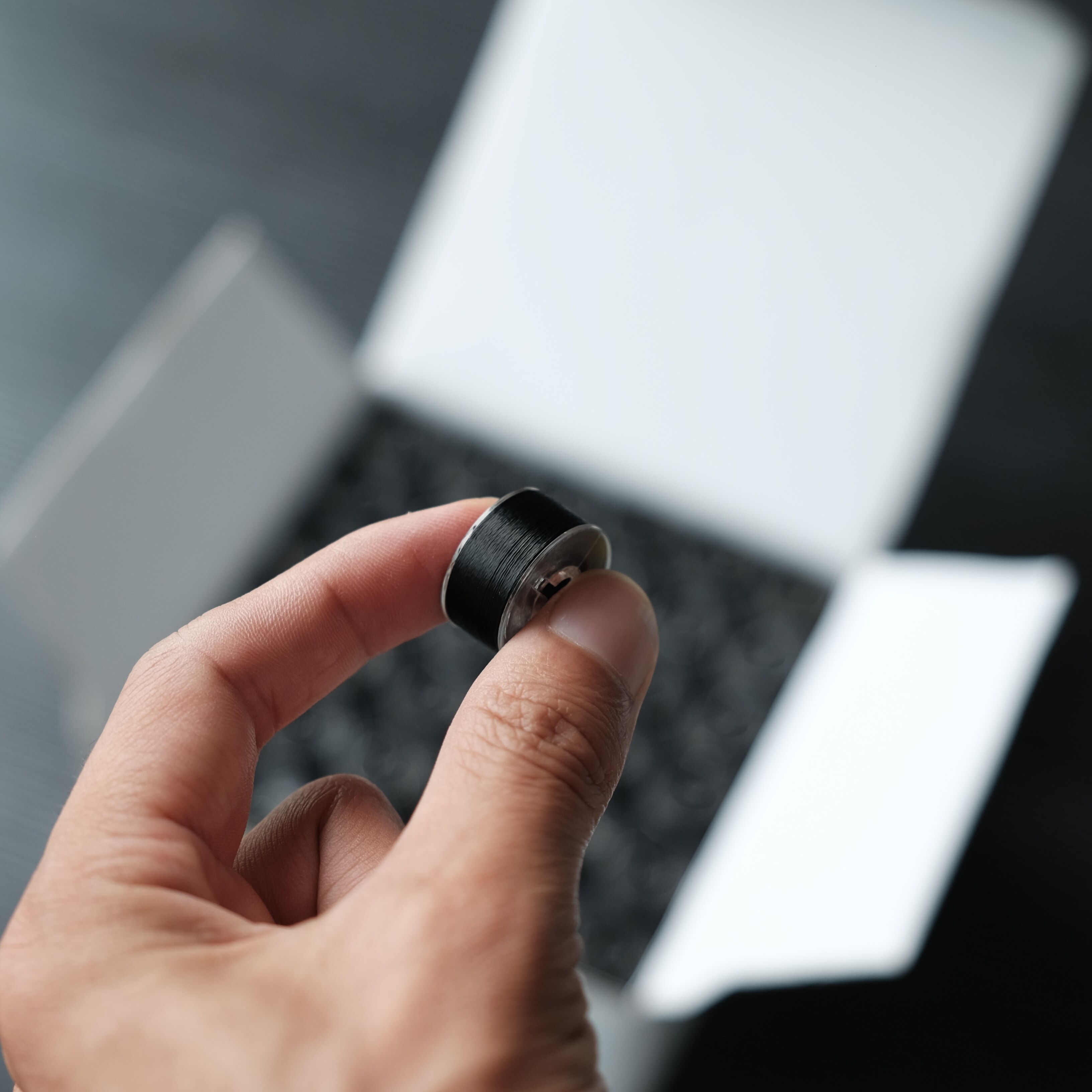 Size A Style Plastic Sided Prewound Bobbin Thread 75D/2 144PCS Per Box Polyester Machine Embroidery Underthread