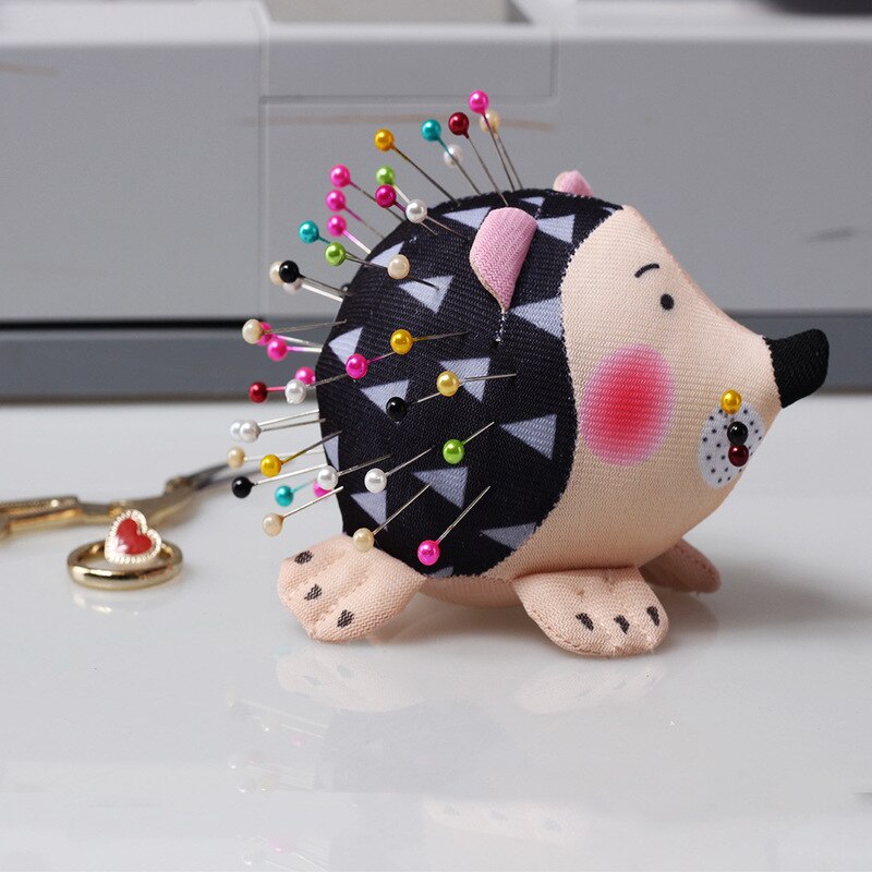 Práctico soporte de cojín de alfiler para manualidades, herramienta de costura anticaída, portátil, ligera, de erizo de dibujos animados, para el hogar: 1PC Pin Cushion