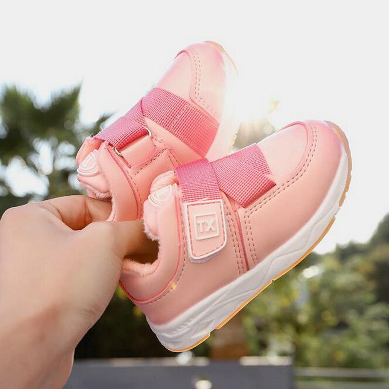 Nova Marca Crianças Botas Meninos Tênis de Inverno Engrosse Fur Manter Aquecido Botas Tênis de corrida Para Os Meninos Das Meninas Do Esporte Sapatos Macios Da Menina UE 21-30