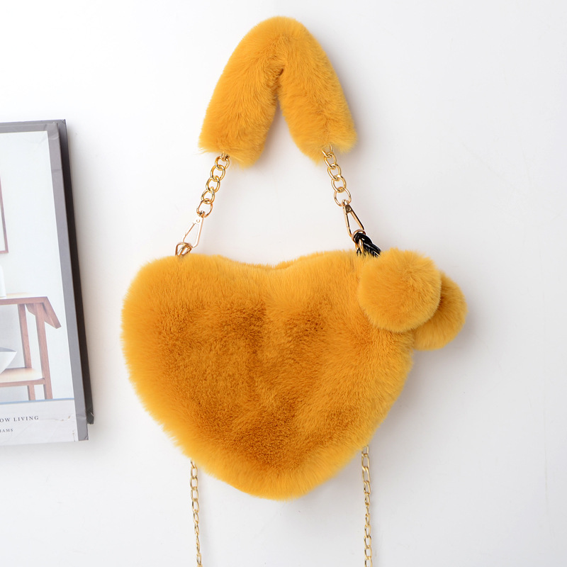 Faux Fur Women Handbags Heart Shaped Shoulder Bag Female Clutch Purse Chain Messenger Bag Plush Shoulder Crossbody Bag: Light Yellow