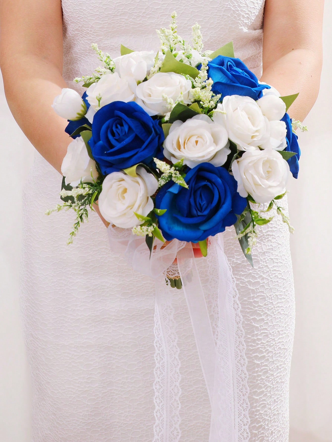 Hochzeitssträuße für Braut und Brautjungfern, Weiße Blaue Burgunderrote Künstliche Rosen für Hochzeit Kirche Ehe Dekoration