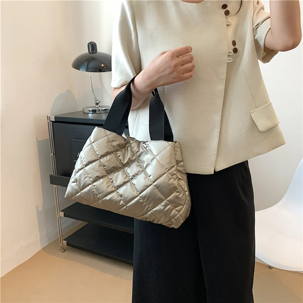 Puffer Schoudertas voor Vrouwen Dons Katoen Gevoerde Draagtas Bubble Handtas Portemonnee Grote Shopper Tas Gewatteerde Cloud Top Handtas