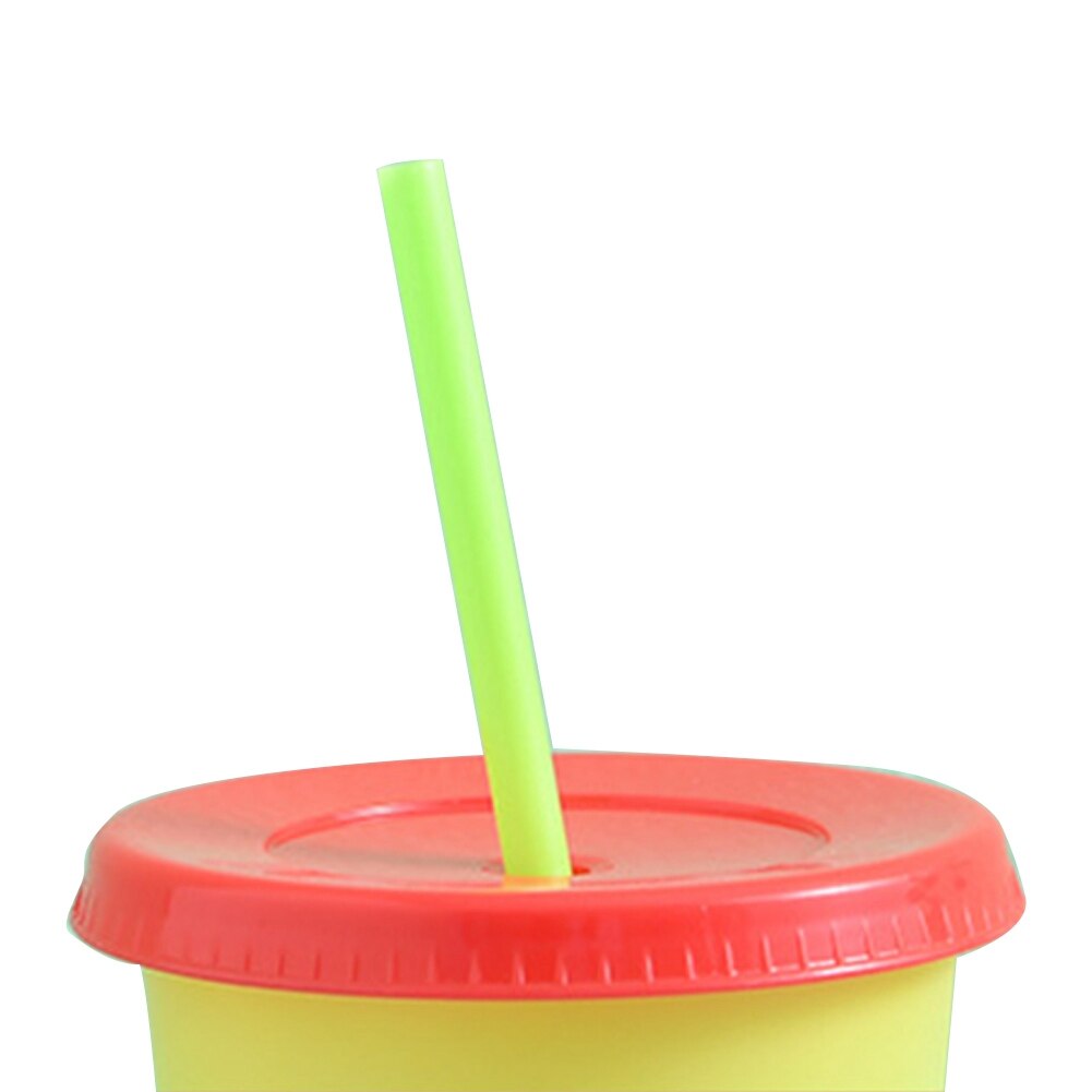 Copo de café colorido dos pp plásticos sensíveis à temperatura reusável dos copos da bebida fria em mudança da cor com tampas e canudos 600-710ml