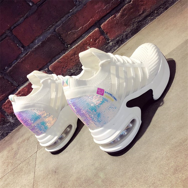 Strikket elastisk mesh bling sneakers kvinder forår efterår sko kvinder farverige pailletter med snøre platform sneakers: Hvid / 39
