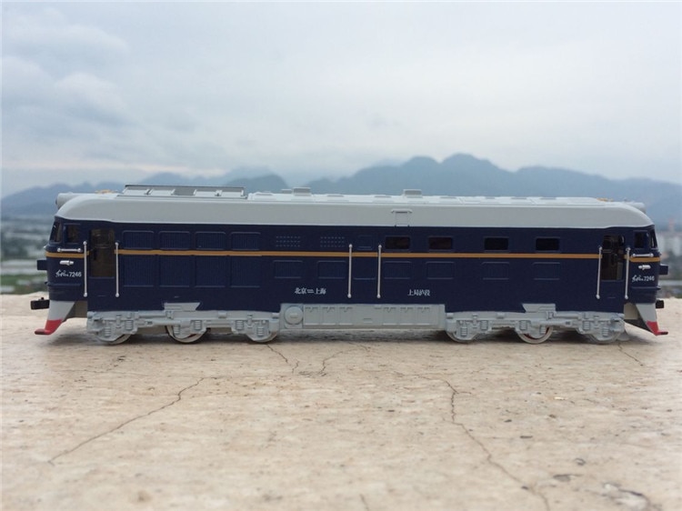 High simulation train model.1:87 scale alloy pull back Double train, passenger compartment,metal toy cars