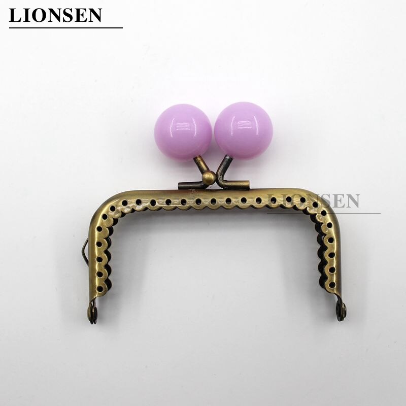 LIONSEN 8.5cm duże koraliki antyczny brąz kwadratowy metalowy uchwyt do torebki do torby sprzęgła akcesoria torebkowe dokonywanie pocałunek blokada zapięcia: Light Purple