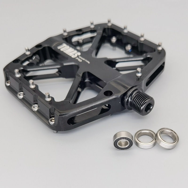 Ultra-light Mountain Bike Pedals CNC Aluminum Alloy Polished 3 Bearing Pedals Downhill Dirt Bike Anti-slip Bicycle Pedals