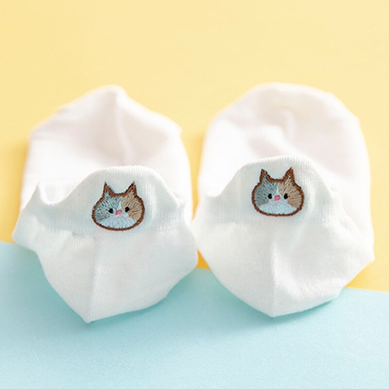 Cartoon Katze Stickerei Socken Für Frauen Baumwolle Lustige Socken Ankle Socken Boot Focks Weiblichen Kurzen Socken: WHITE