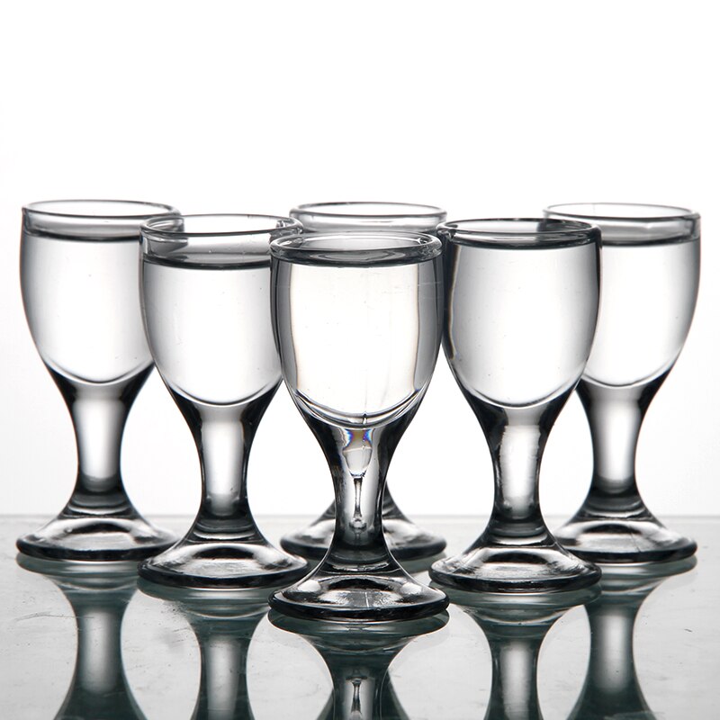 EEN set van 6 stuk glas wijn glazen rum glas machine met korte glas wijn wodka 10ml