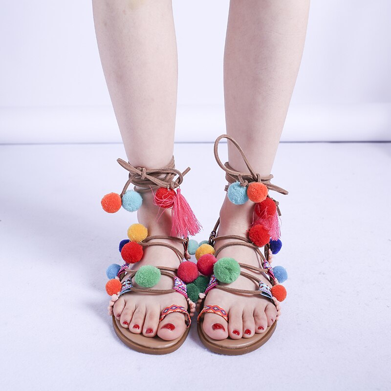 Bohemian estilo azul cielo Pom Sandalias planas con cordones flecos playa vestido zapatos dulces Color mezclado borla chanclas