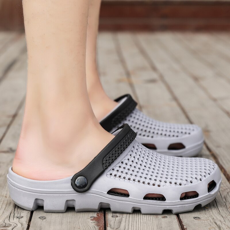 Uomini Piscina Sandali di Estate Scarpe Da Spiaggia All'aperto degli uomini Slip On Zoccoli Giardino Casual Doccia Con Acqua Pantofole