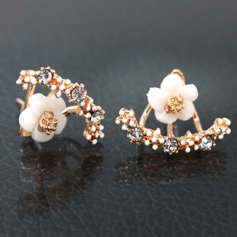 South Korea-Style Little Daisy Chrysanthemum Flower Ear Stud Chrysanthemum Earrings Yiwu Small Commodity Market 2 Yuan Shop Ear