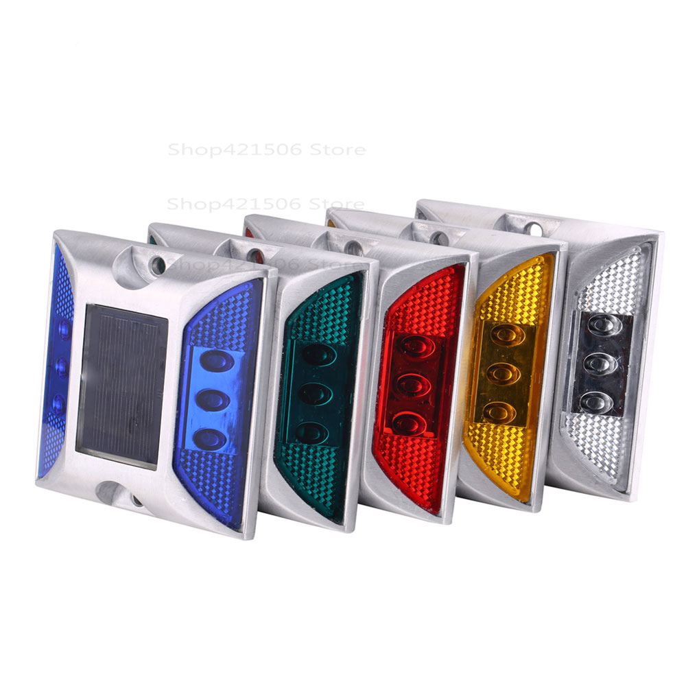 Popular cuadrado de alto brillo Ip68 intermitente o marcador de tráfico siempre encendido luz reflectante de aluminio Led ojo de gato Solar camino Stud